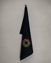 Lade das Bild in den Galerie-Viewer, Geschirrtuch Adventskranz, schwarz