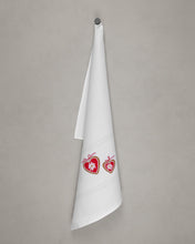 Load image into Gallery viewer, Geschirrtuch 2 Herzen mit Edelweiß, weiß