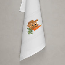 Lade das Bild in den Galerie-Viewer, Geschirrtuch Hase mit Karotte, weiß