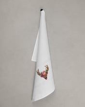 Lade das Bild in den Galerie-Viewer, Geschirrtuch Hirsch mit Blumen, weiß