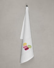 Lade das Bild in den Galerie-Viewer, Geschirrtuch Macarons, weiß