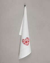 Lade das Bild in den Galerie-Viewer, Geschirrtuch Weihnachtsherz, weiß