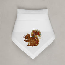 Lade das Bild in den Galerie-Viewer, Serviette Weihnachtseichhörnchen, weiß