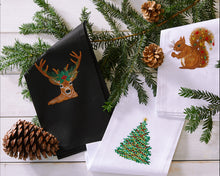 Lade das Bild in den Galerie-Viewer, Geschirrtuch Weihnachtseichhörnchen, weiß