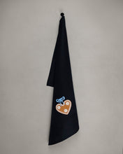 Load image into Gallery viewer, Geschirrtuch Lebkuchenherz, schwarz