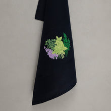 Lade das Bild in den Galerie-Viewer, Geschirrtuch Kräuter, schwarz