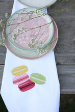 Lade das Bild in den Galerie-Viewer, Geschirrtuch Macarons, weiß