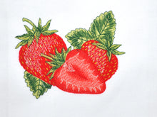 Lade das Bild in den Galerie-Viewer, Geschirrtuch Erdbeere, weiß
