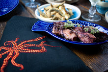 Lade das Bild in den Galerie-Viewer, Vista Portuguese Geschirrtuch Octopus schwarz