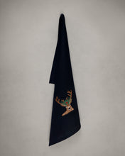 Lade das Bild in den Galerie-Viewer, Geschirrtuch Weihnachtshirsch, schwarz
