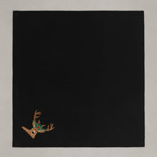 Lade das Bild in den Galerie-Viewer, Serviette Weihnachtshirsch, schwarz
