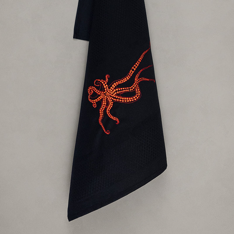 Octopus tea towel, black